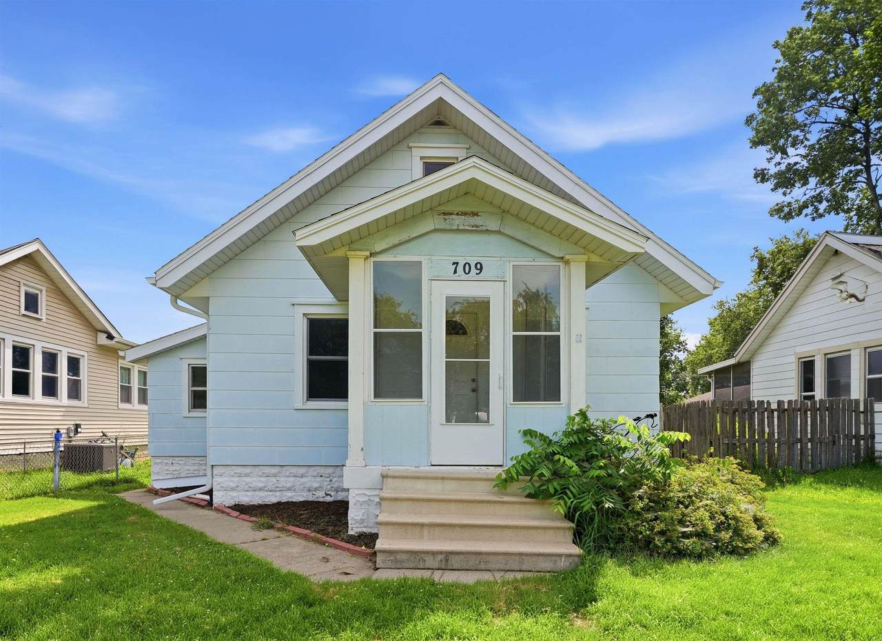 709 Magnolia Parkway - Photo 1