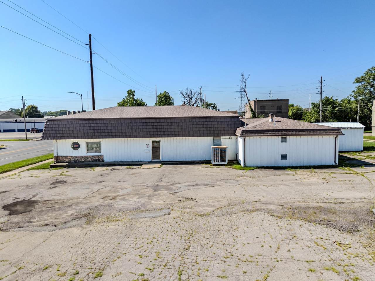 409 Broadway Street - Photo 1