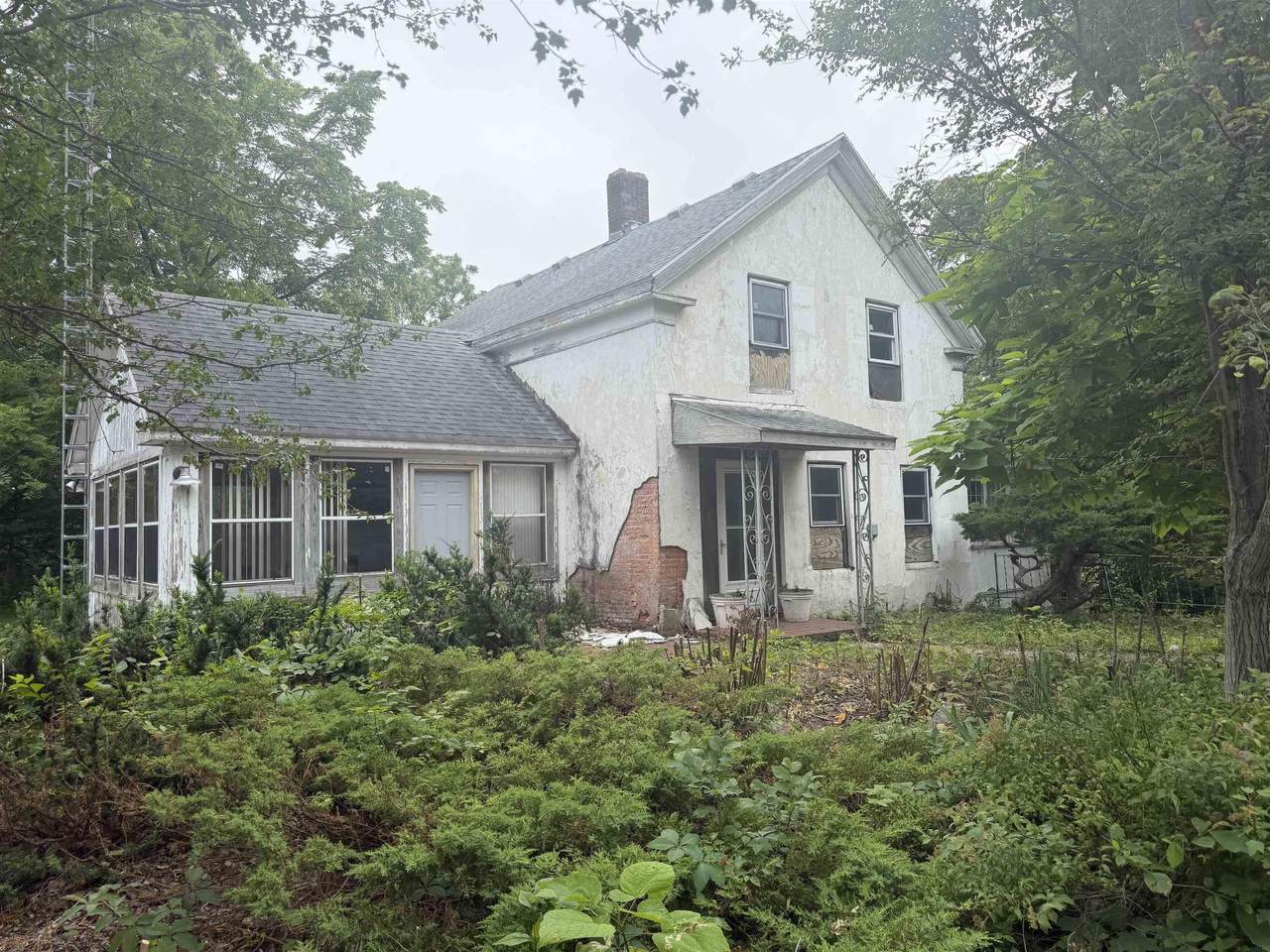 402 Main St - Photo 1