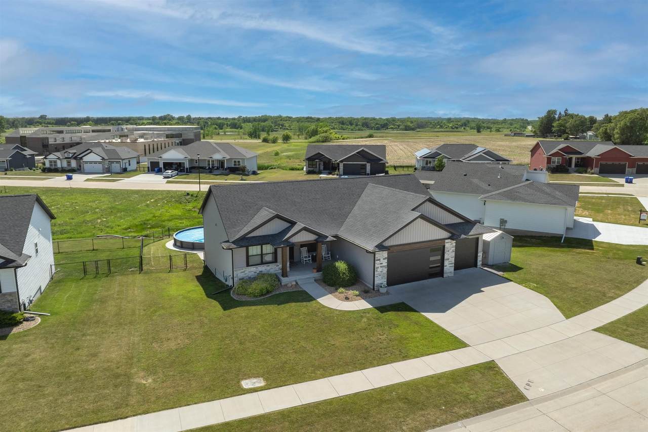 709 Pointer Circle - Photo 1