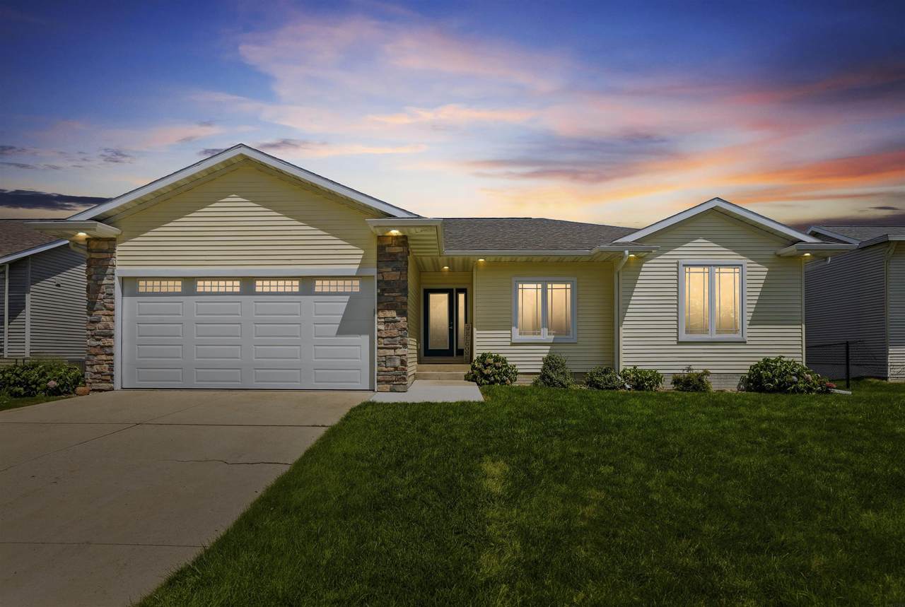 4316 Wedgewood Drive - Photo 1