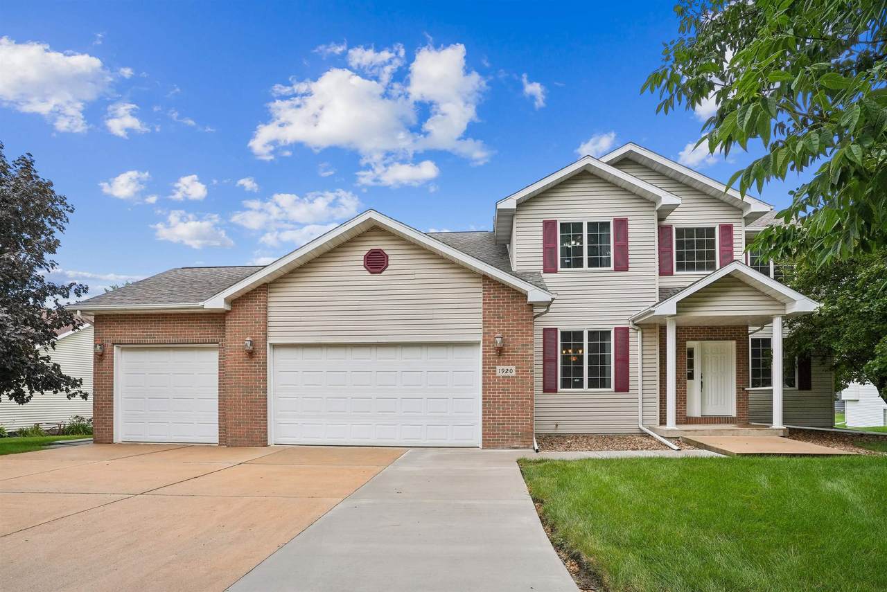 1920 Falcon Ridge - Photo 1