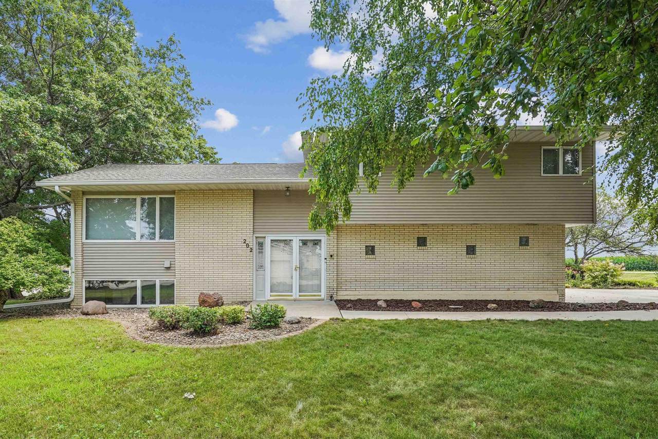 202 Bonnie Boulevard - Photo 1