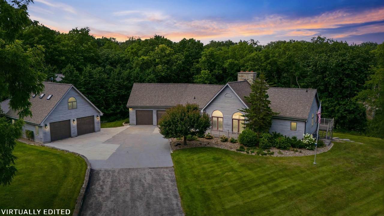 2048 Grand Boulevard - Photo 1