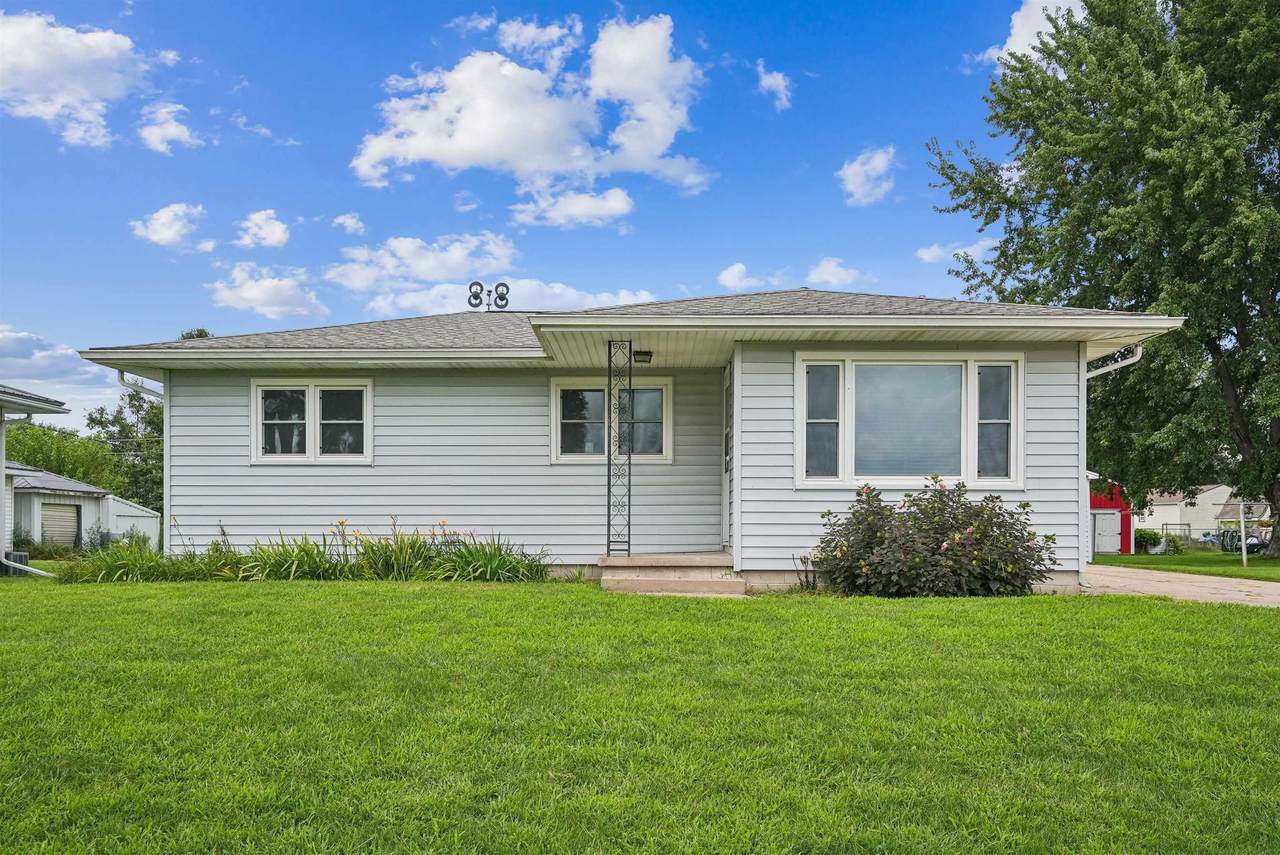 512 Maple Street - Photo 1