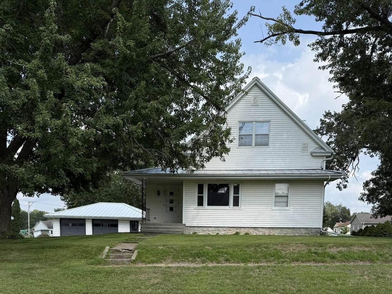 205 Grand Avenue - Photo 1
