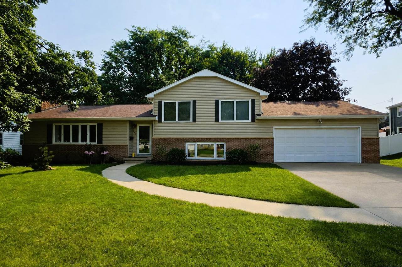 257 Crestview Avenue - Photo 1