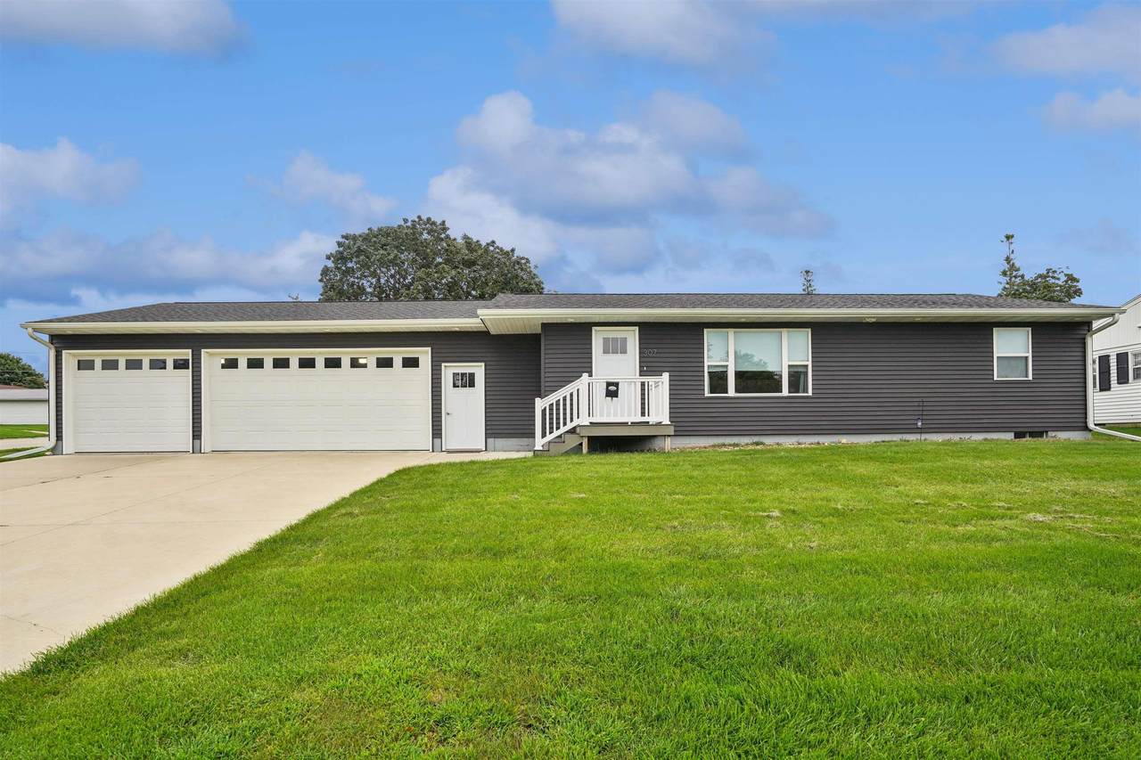 307 7th Ave Se - Photo 1
