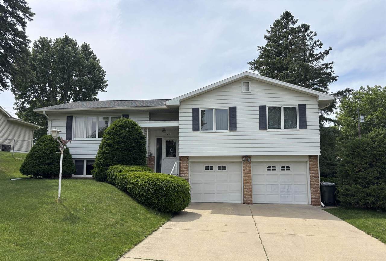 2620 Crestline Avenue - Photo 1