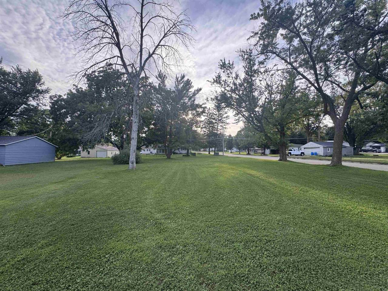 420 5th Ave Ne - Photo 1