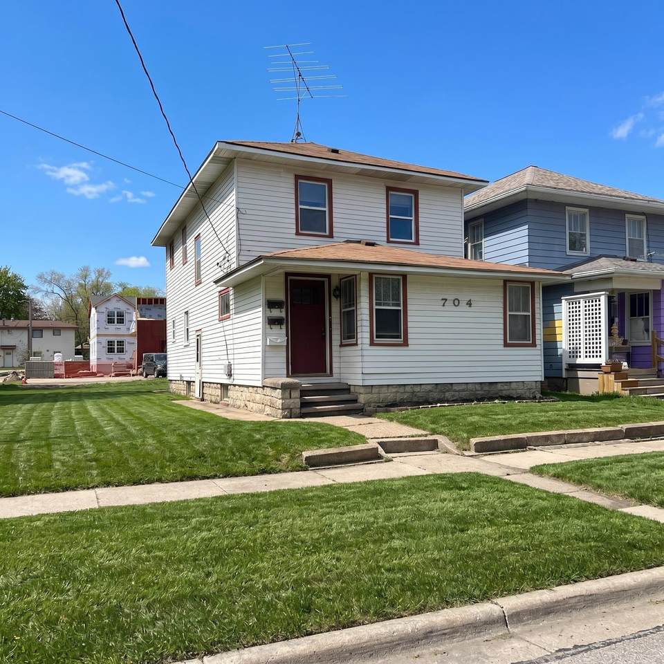 704 1st Street - Photo 1