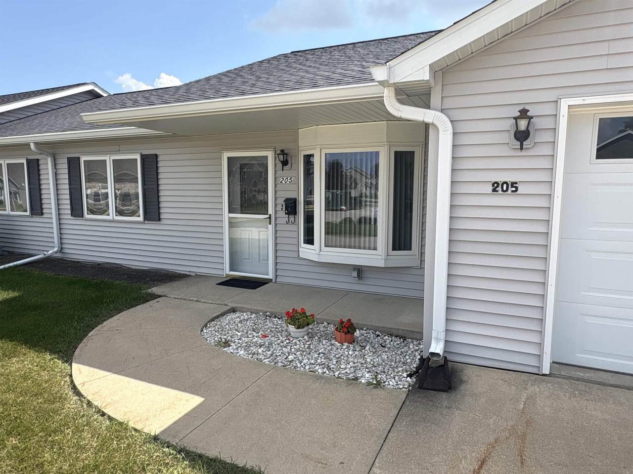 205 Ridge Street - Photo 1