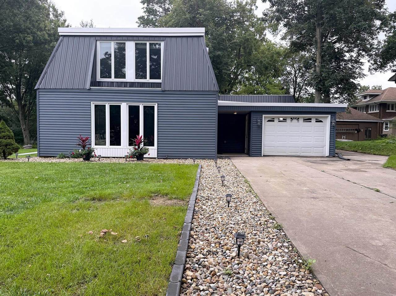 1710 Cherry Lane - Photo 1