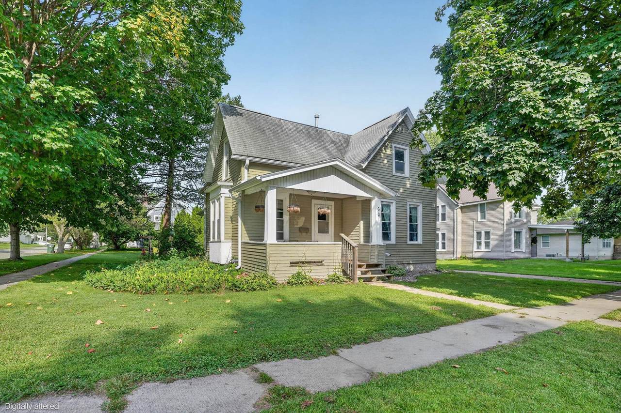 621 Iowa Street - Photo 1