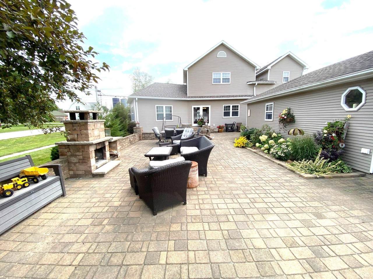 204 Franklin Street - Photo 1