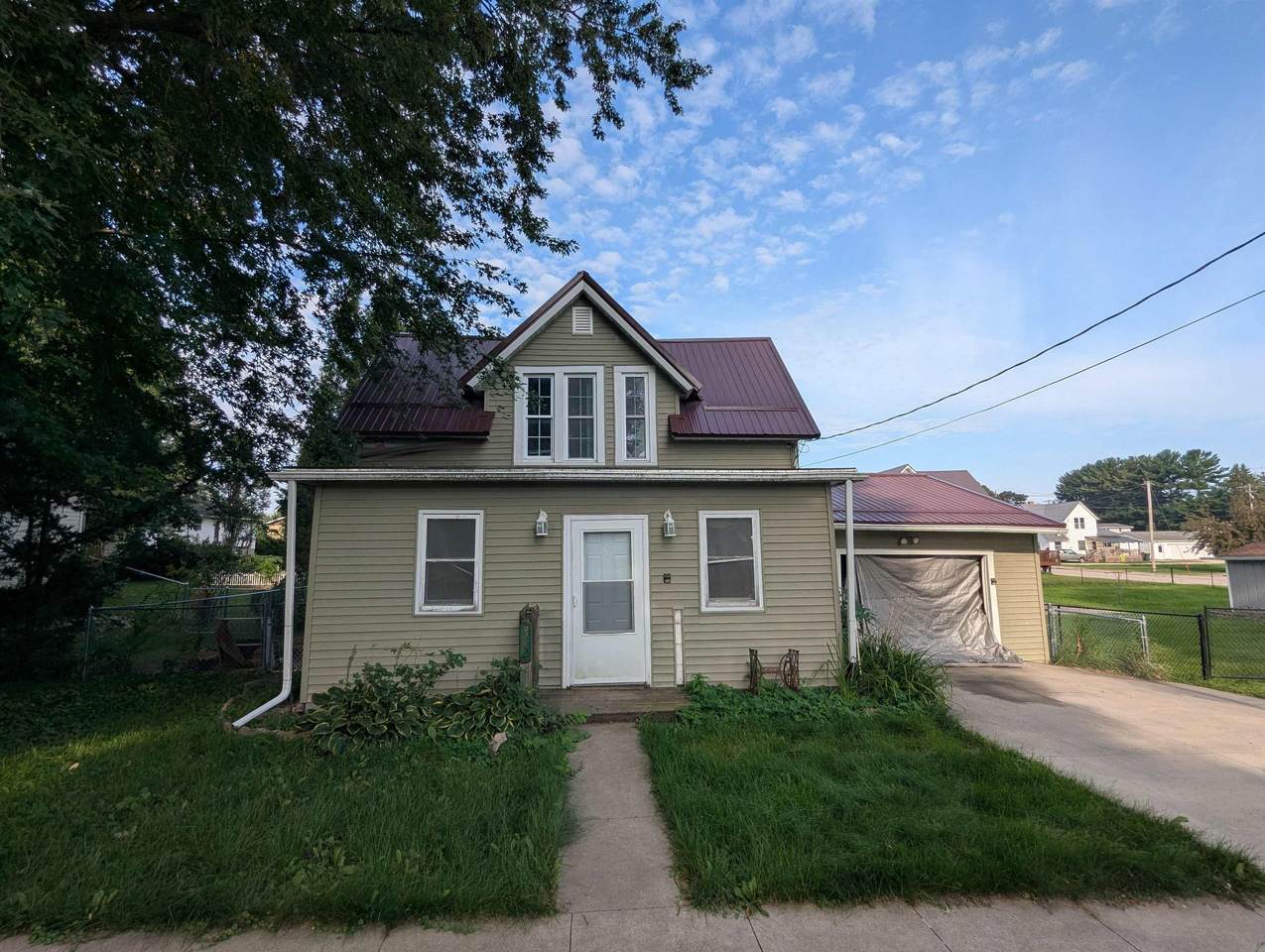 212 8 Street - Photo 1