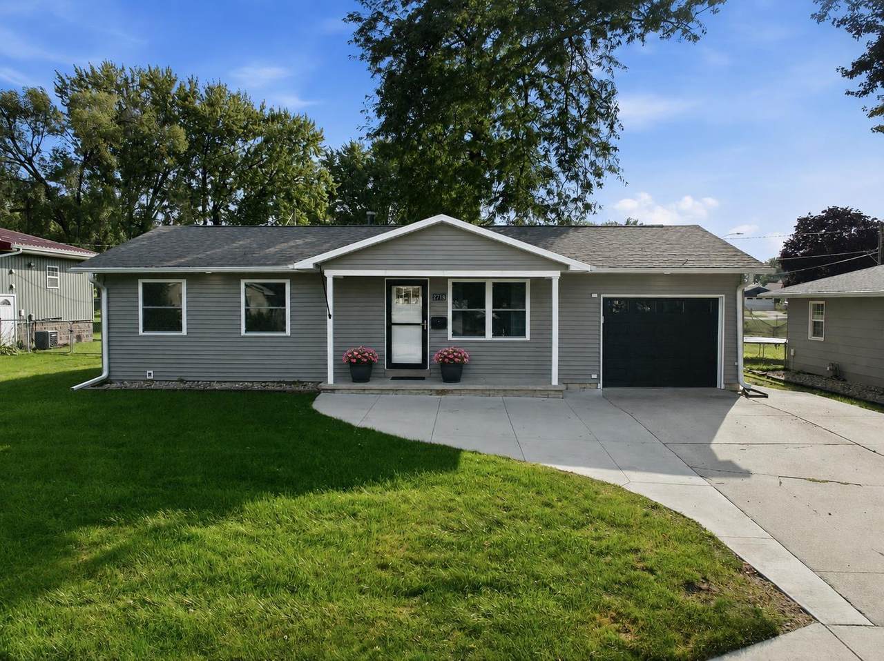 2718 Delane Avenue - Photo 1