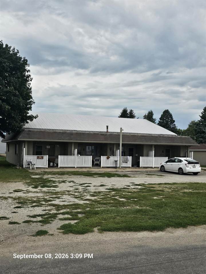 705 Grundy Avenue - Photo 1