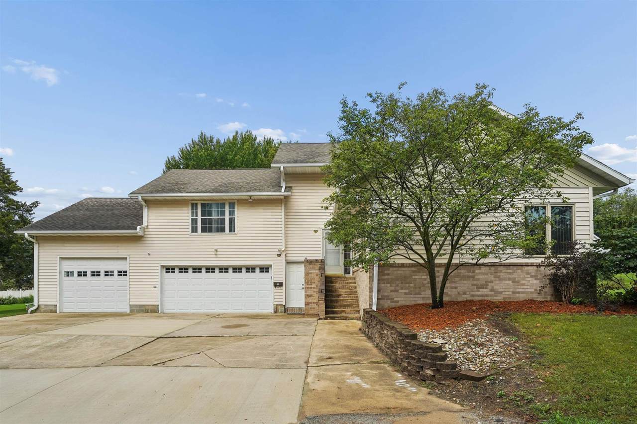 914 4th Avenue - Photo 1