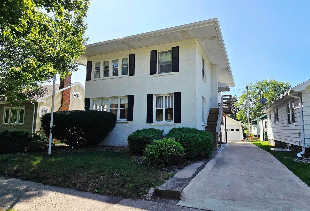 711 Crescent Place - Photo 1