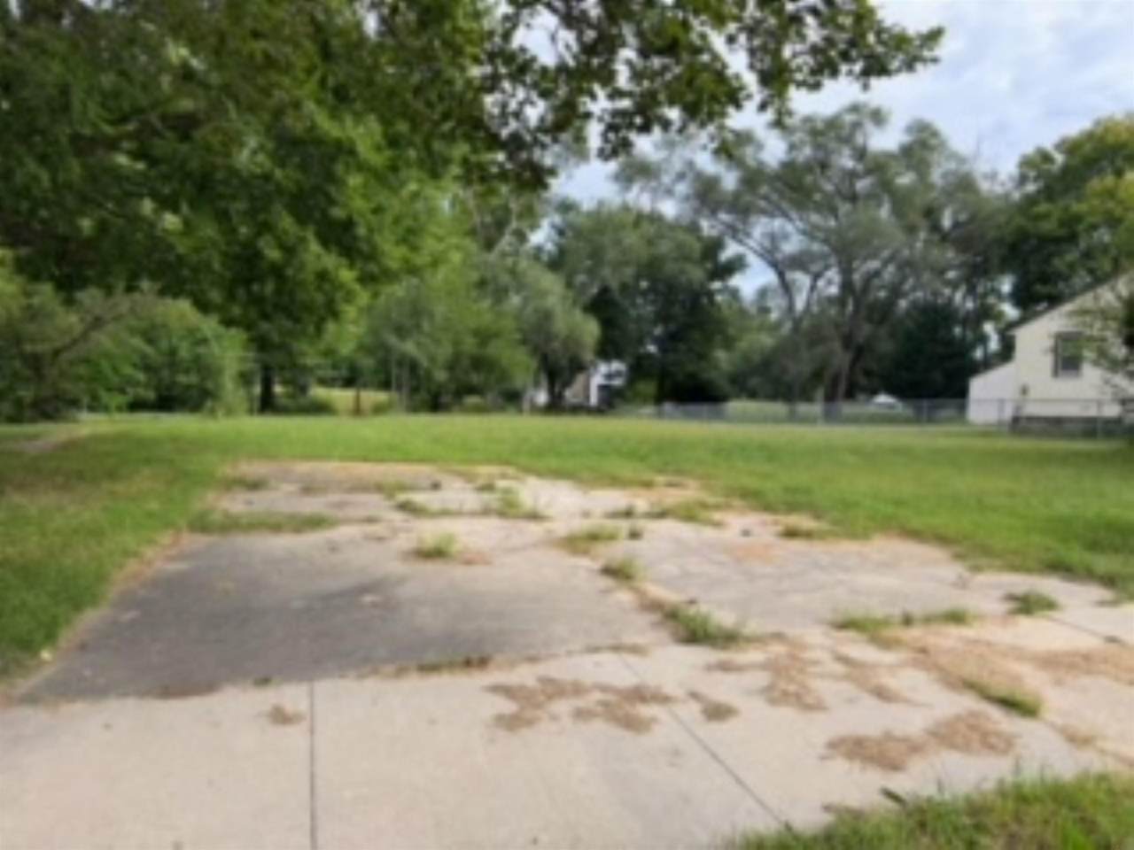 627 Adams Streets - Photo 1