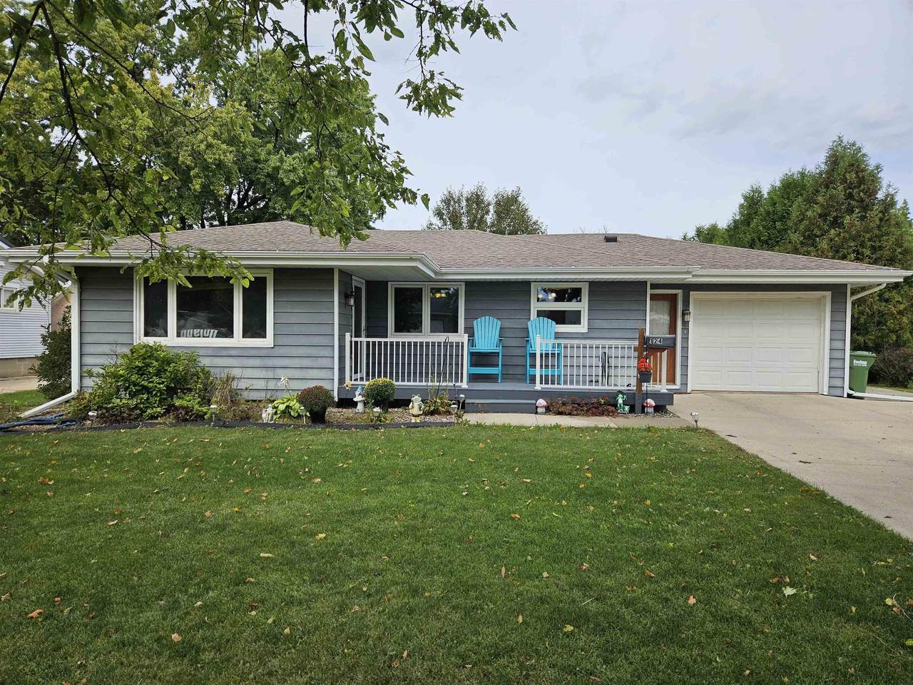 124 4th Avenue - Photo 1