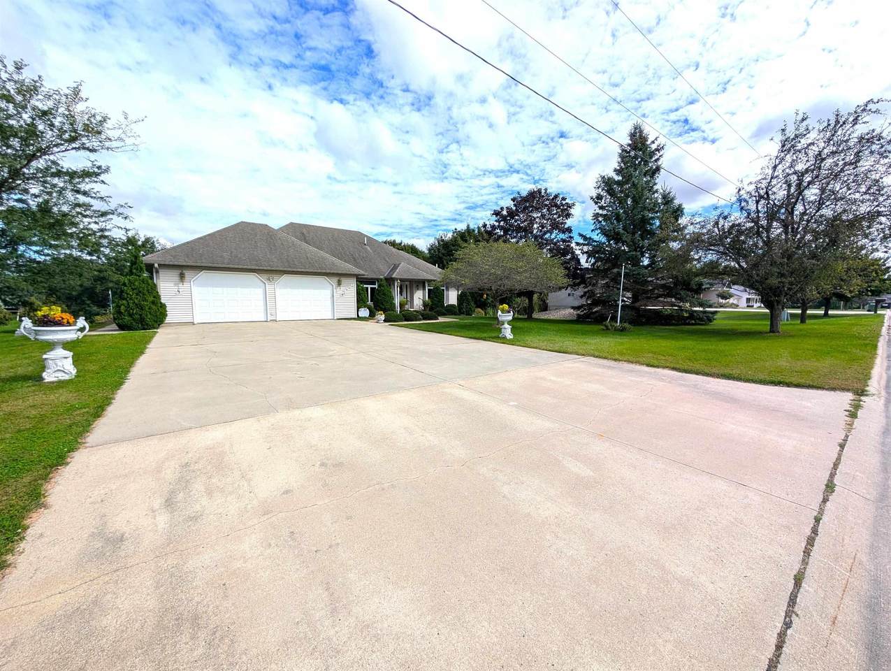 1005 8th Street - Photo 1