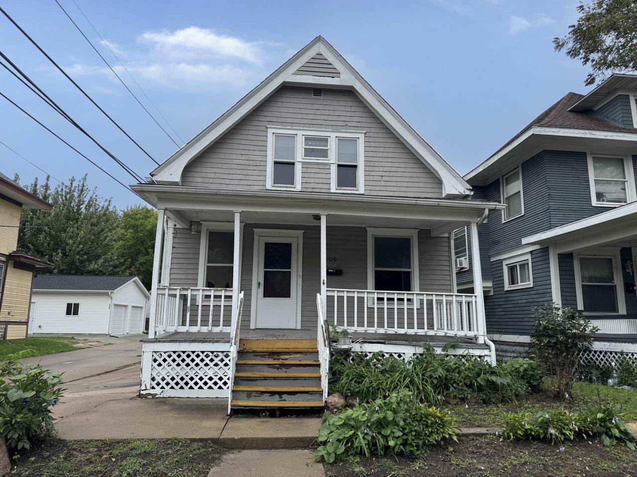 509 15th Street - Photo 1