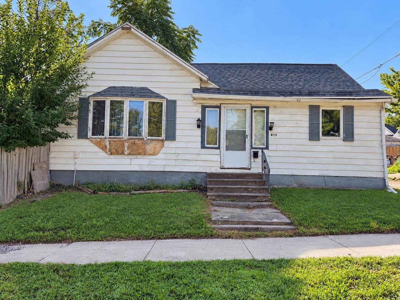 815 9th Street - Photo 1