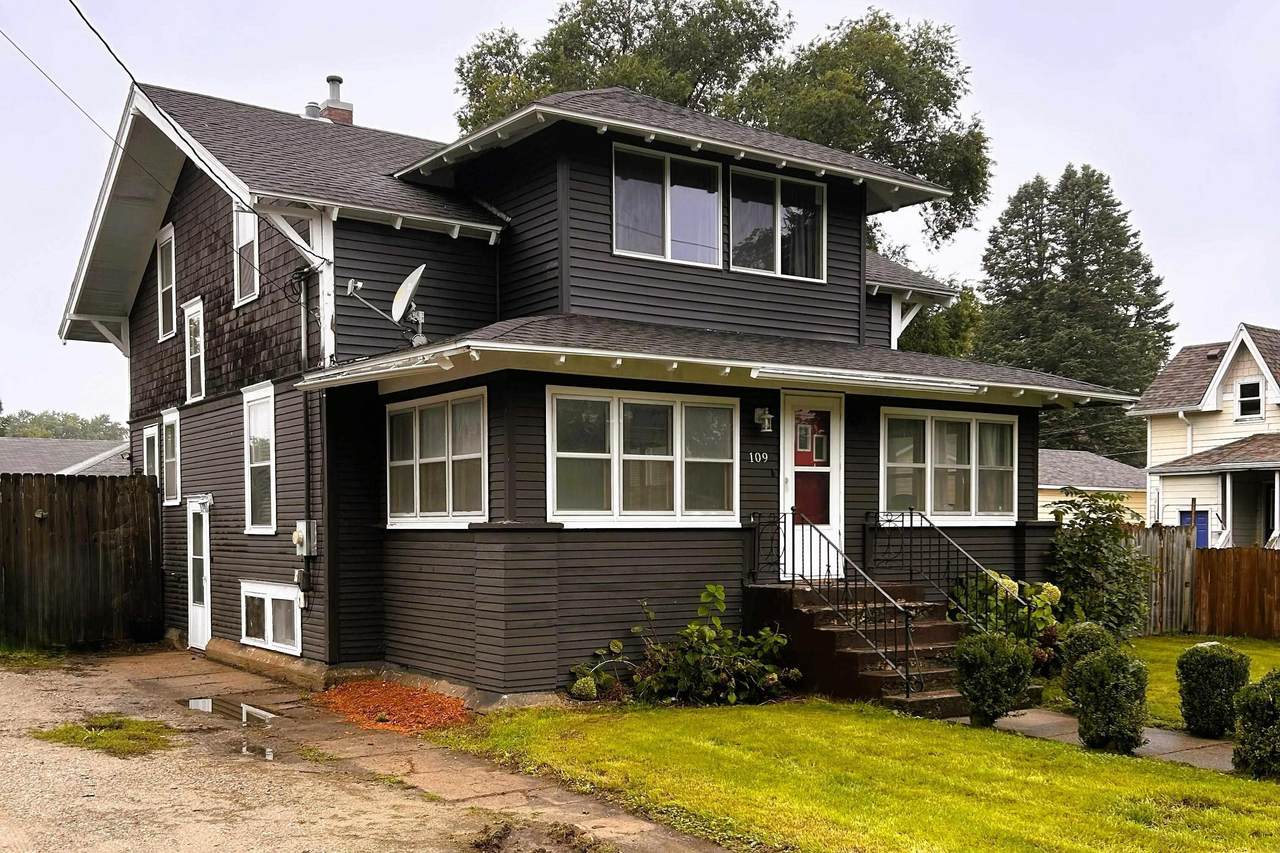 109 Lincoln Street - Photo 1