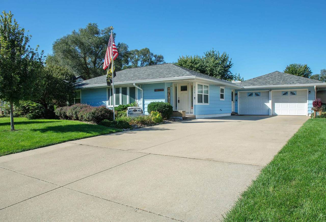 214 Grand Boulevard - Photo 1
