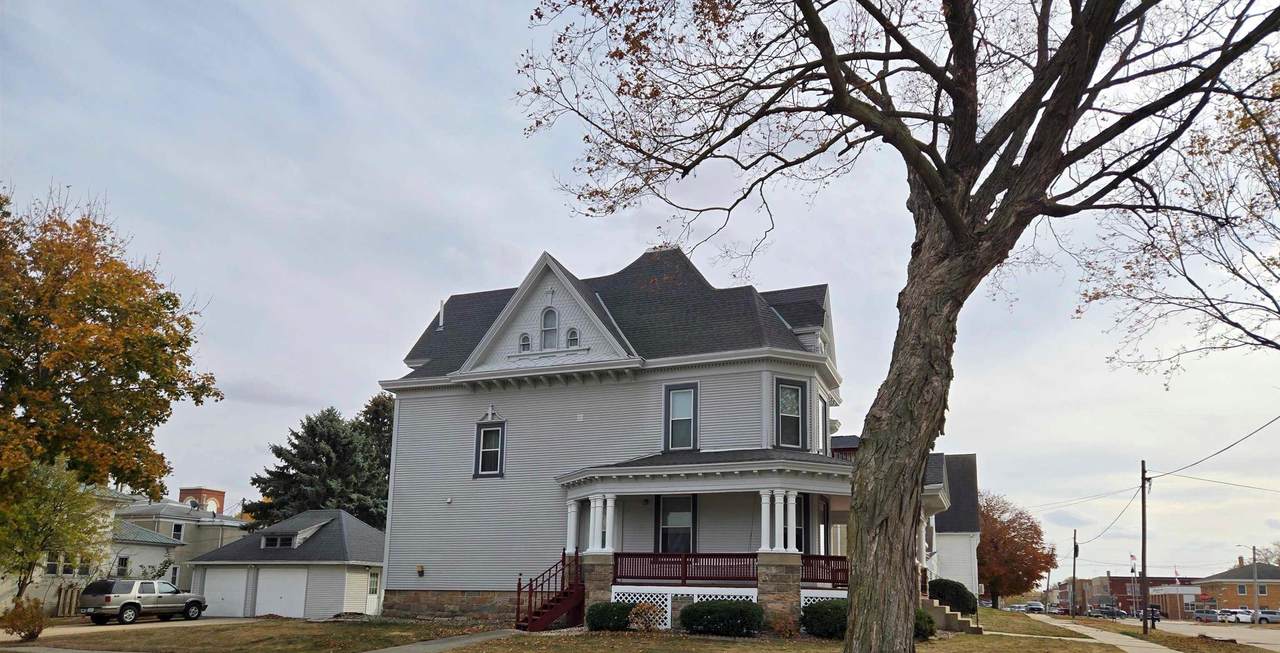 215 Chestnut - Photo 1