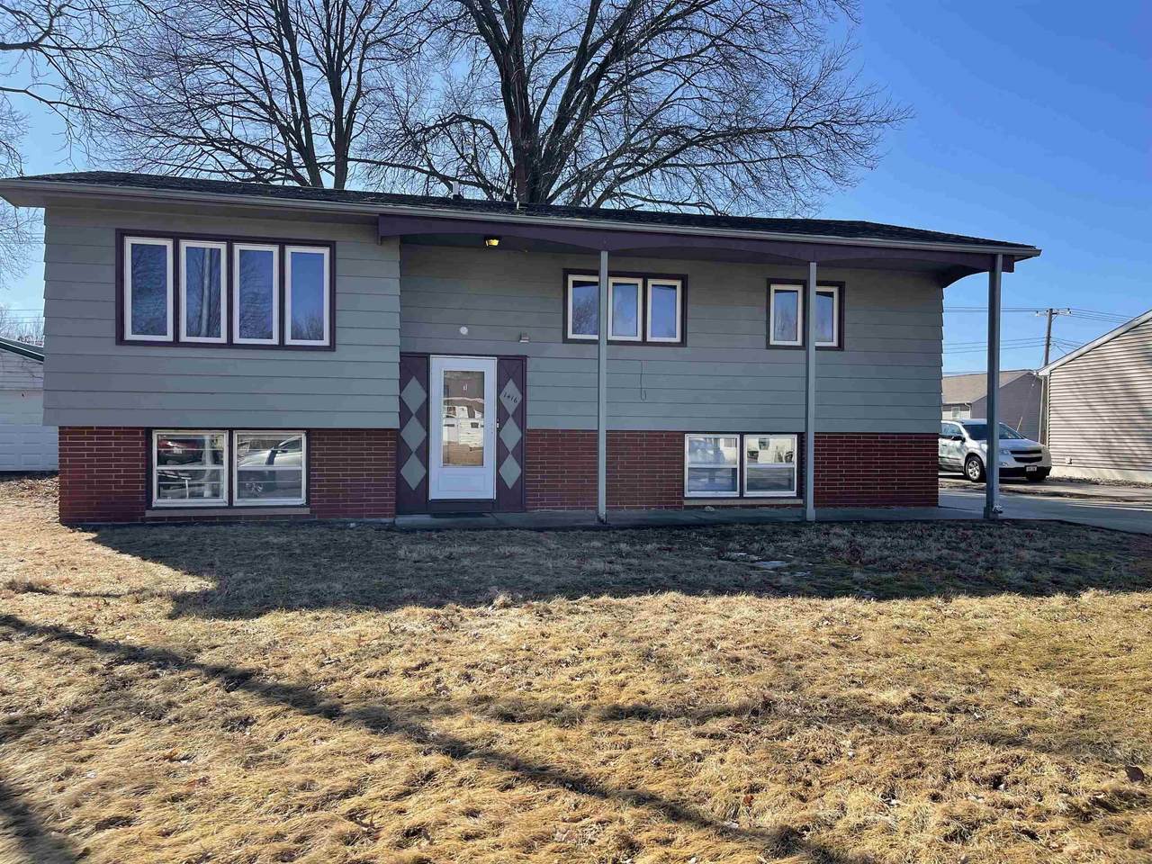 1416 Starview Drive - Photo 1