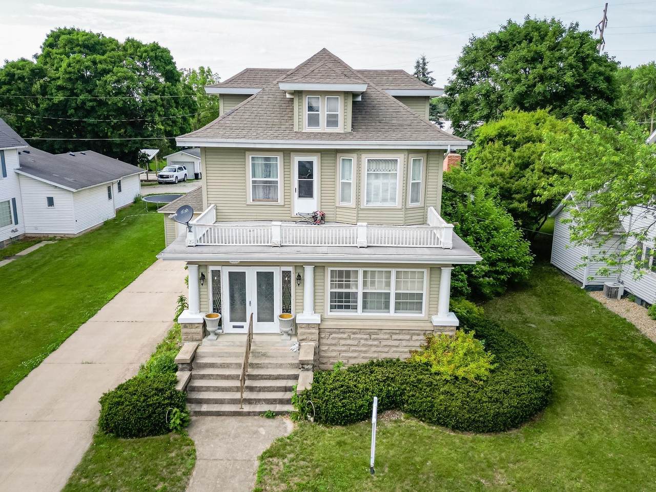 208 6th St. - Photo 1