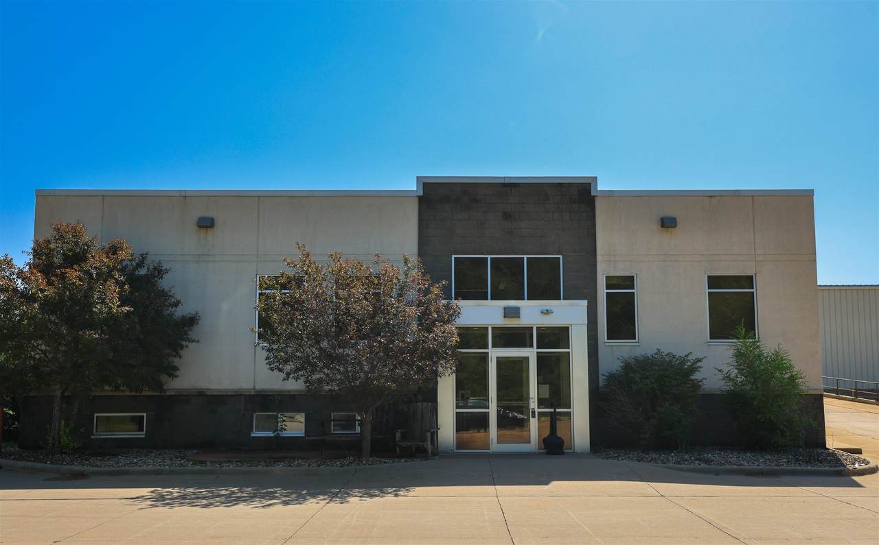 2975 Airline Circle - Photo 1