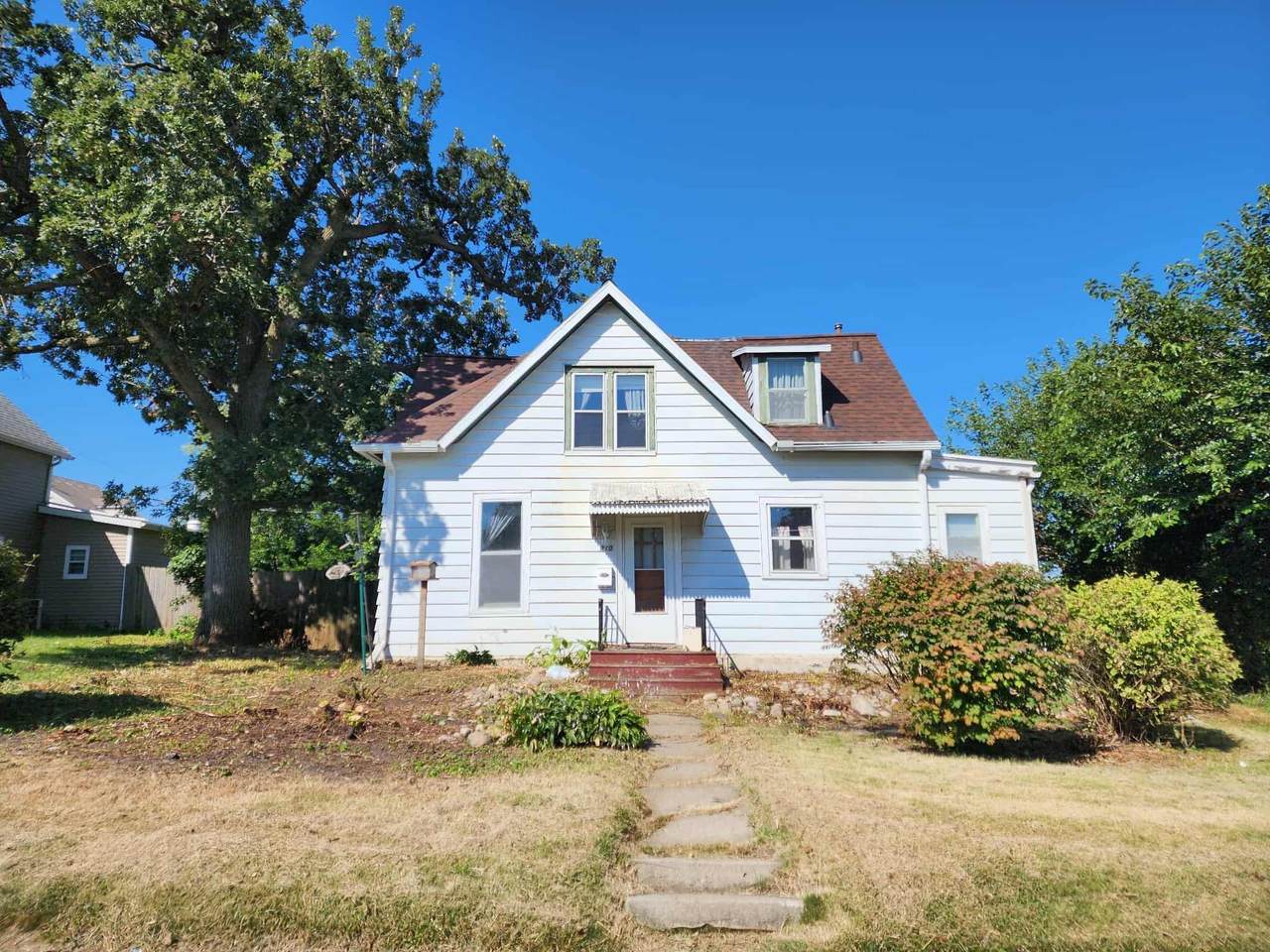 210 4th Avenue - Photo 1