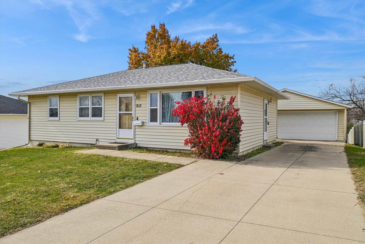 912 29th Street - Photo 1