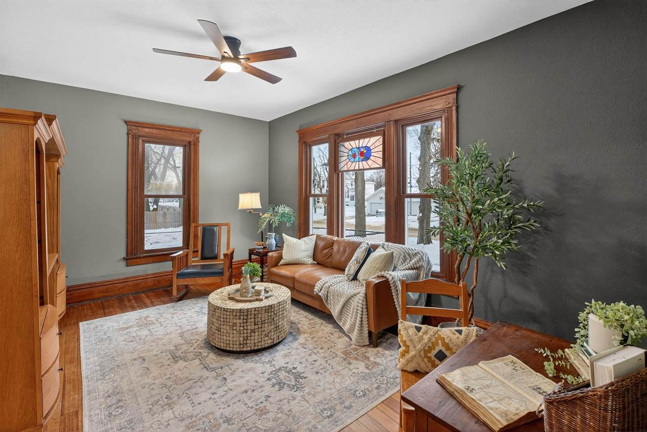 501 4th Street - Photo 1