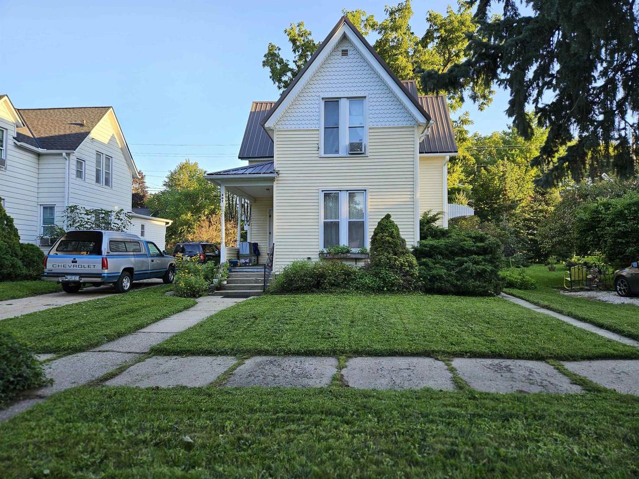 607 Main Street - Photo 1