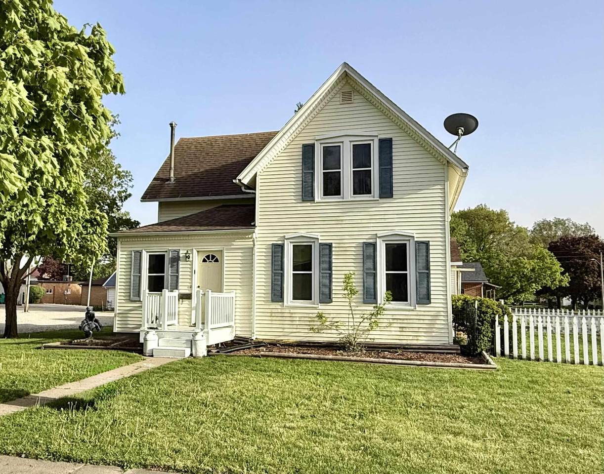 523 6th Street - Photo 1