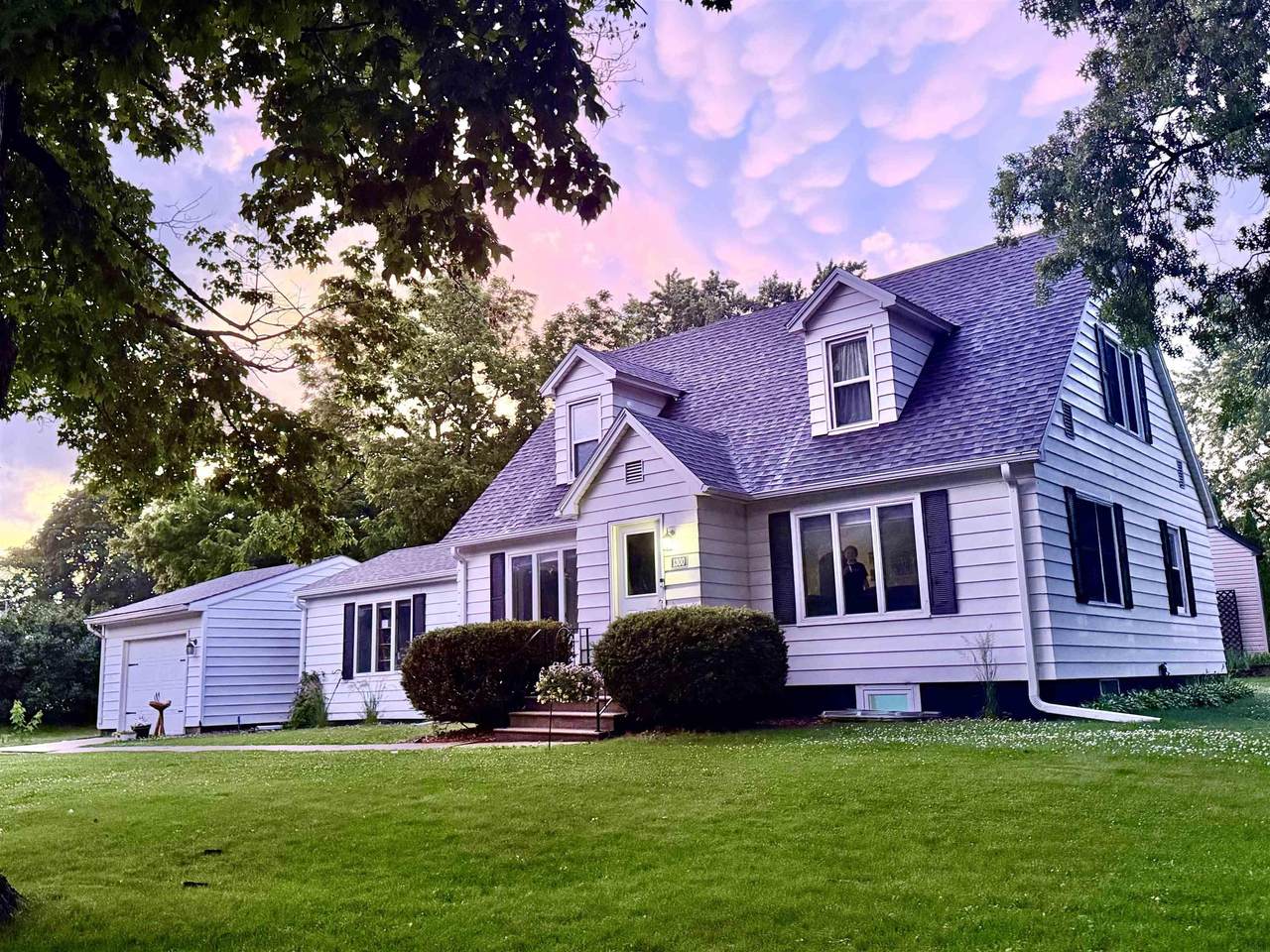 1300 2nd Avenue - Photo 1