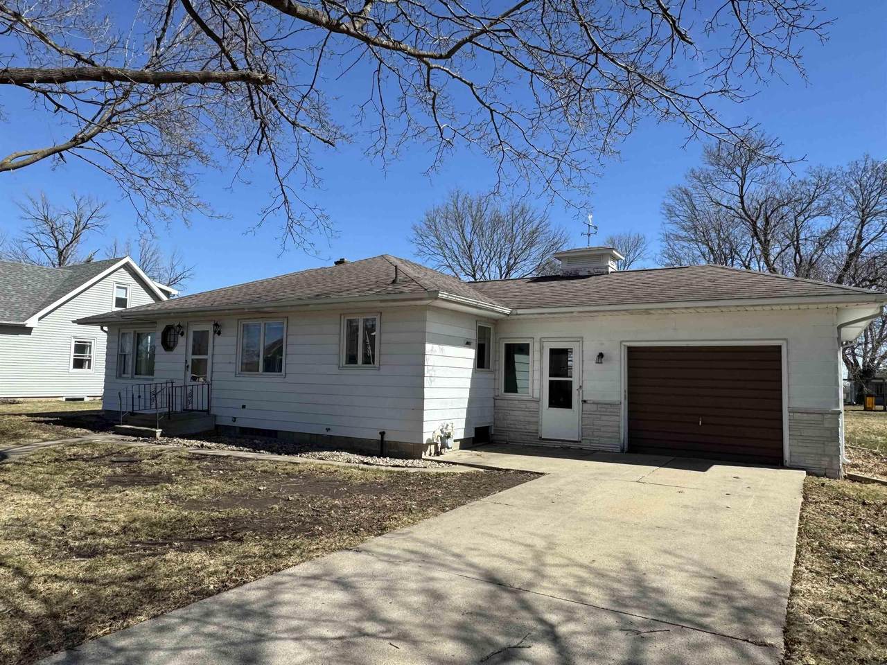 210 8th Street - Photo 1