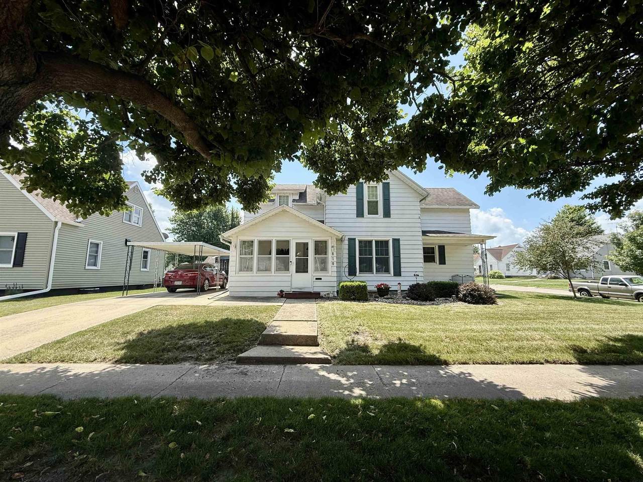 810 3rd Street - Photo 1