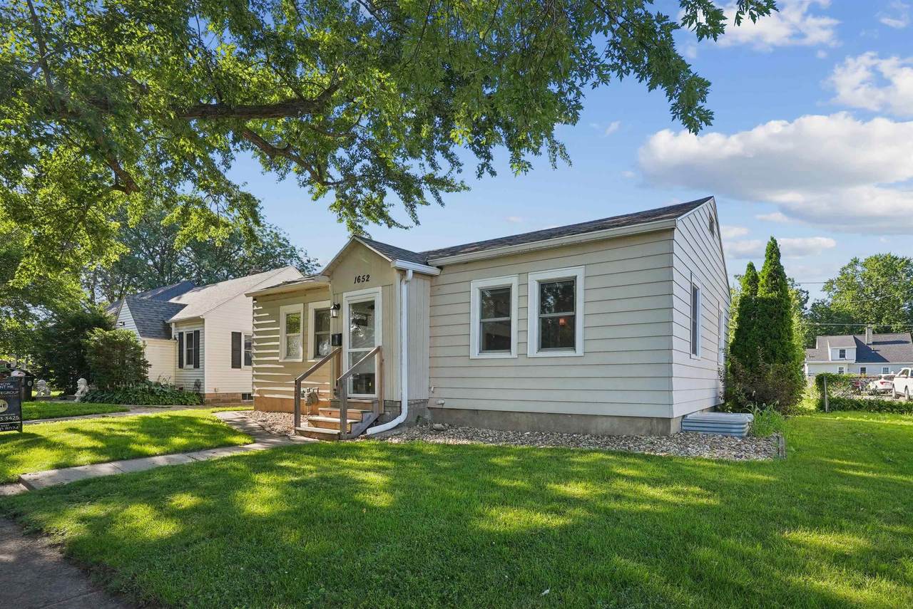 1652 Bertch Avenue - Photo 1