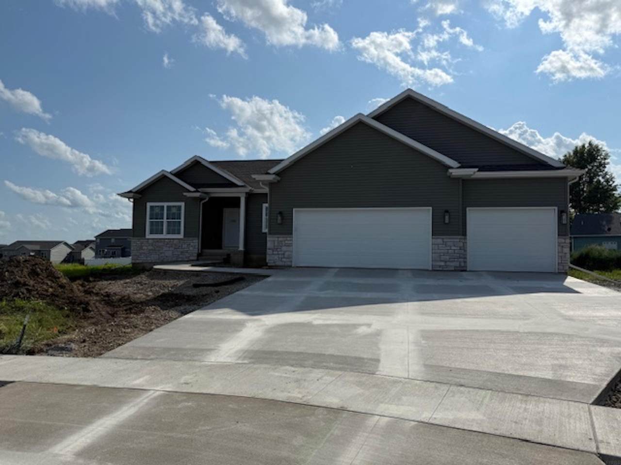135 Sunbird Court - Photo 1
