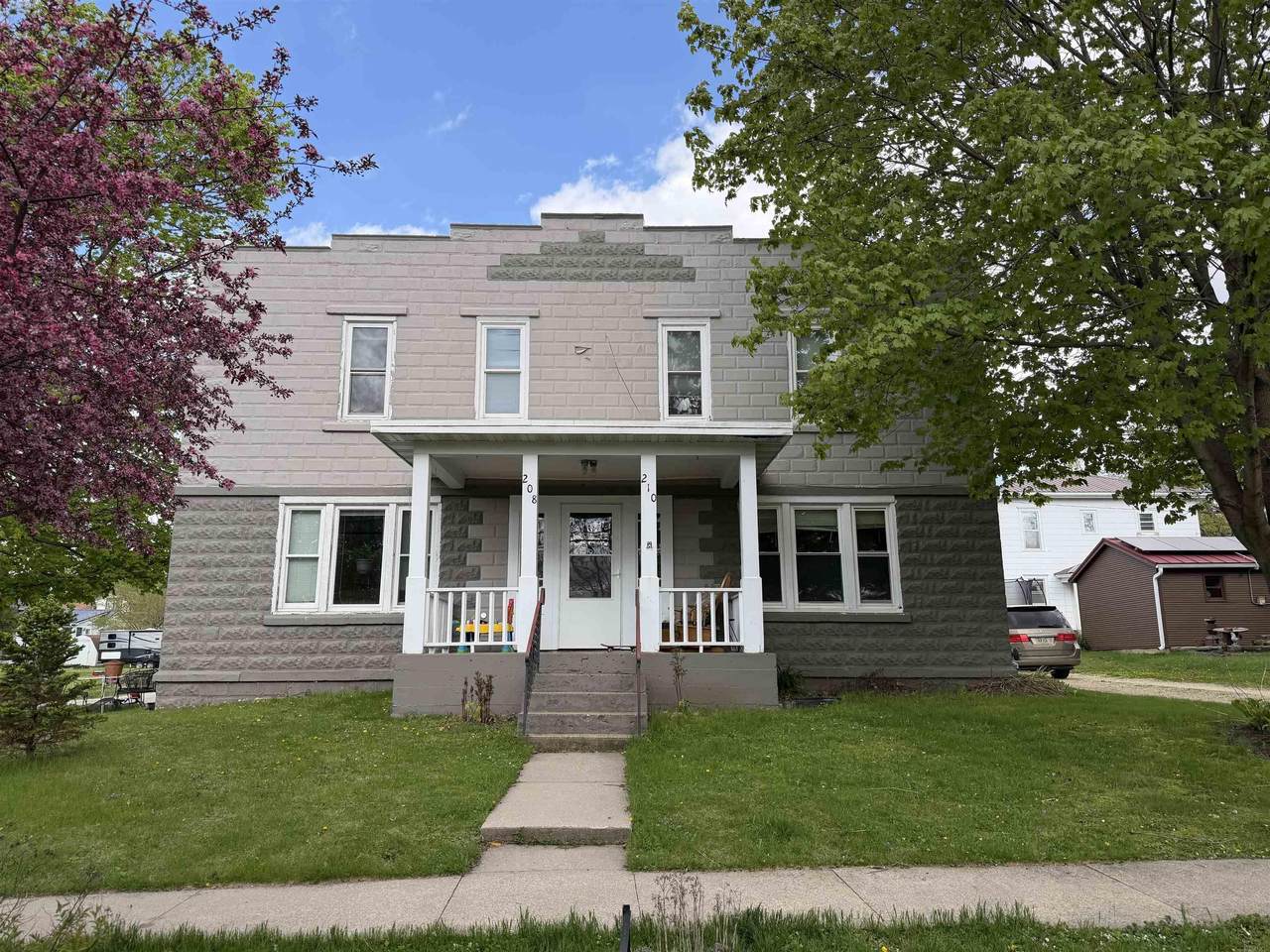 210 Park Avenue - Photo 1