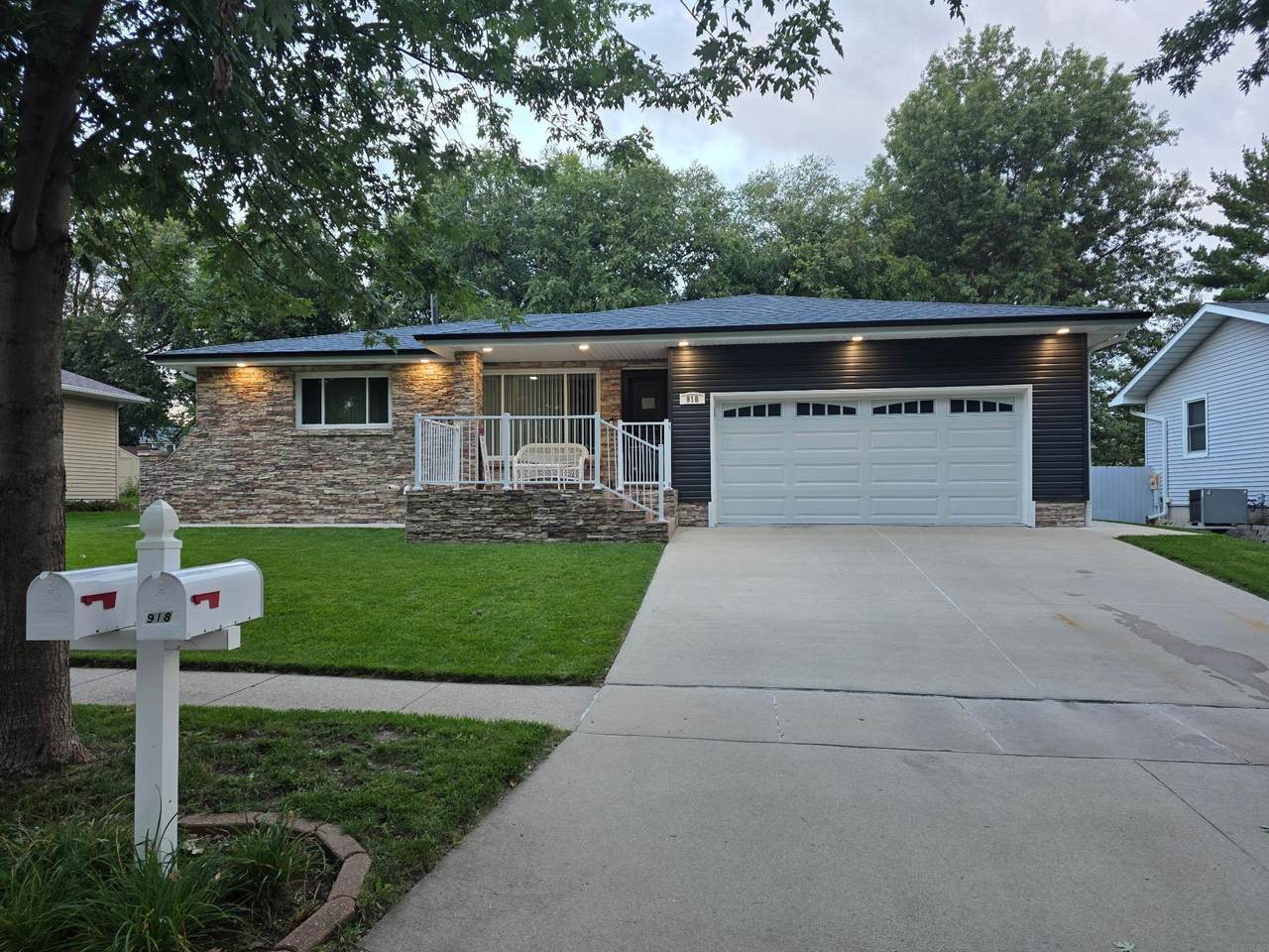 918 Colby Road - Photo 1