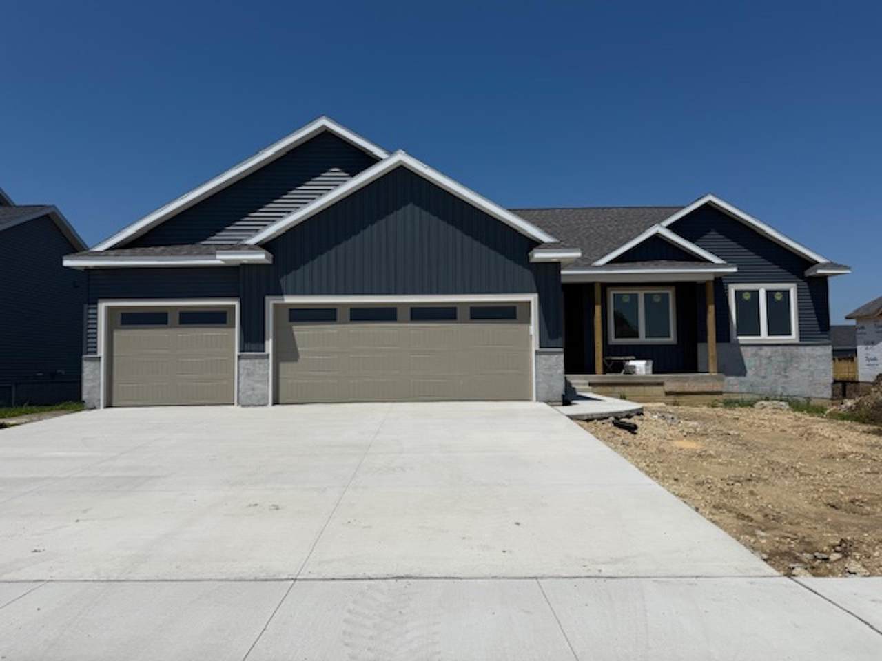 2813 Autumn Woods Drive - Photo 1