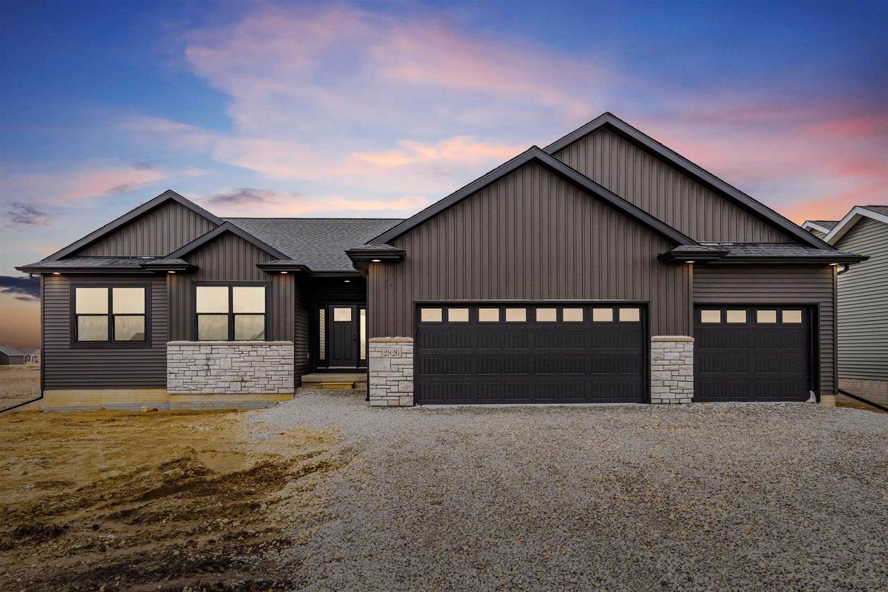 2826 Autumn Woods Drive - Photo 1