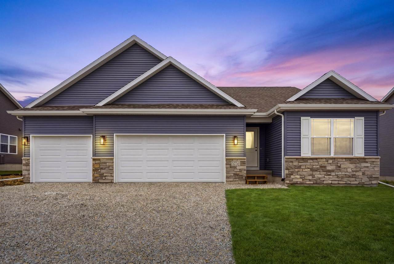 5752 Wall Street - Photo 1